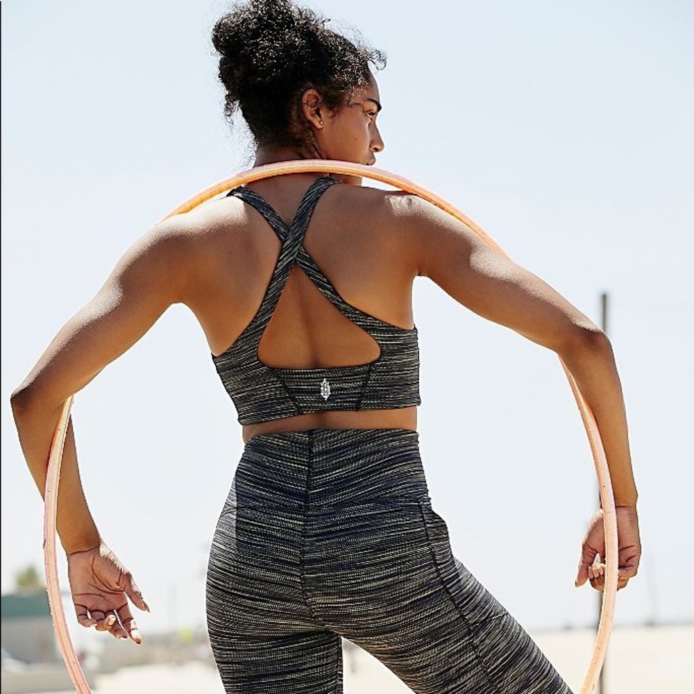 NEW! FREE PEOPLE MOVEMENT strut sports yoga knit black multi cut bralette bra - Picture 2 of 7